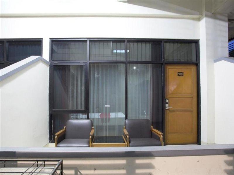 Reddoorz @ Surapati Hotel Bandung Kültér fotó