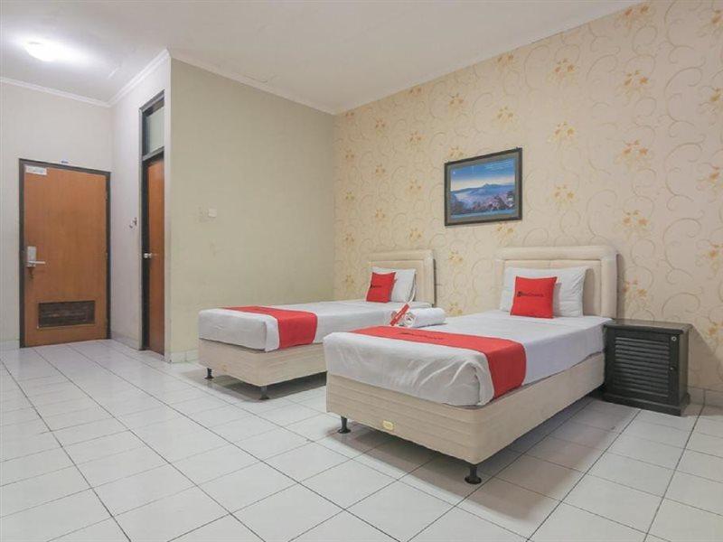 Reddoorz @ Surapati Hotel Bandung Kültér fotó