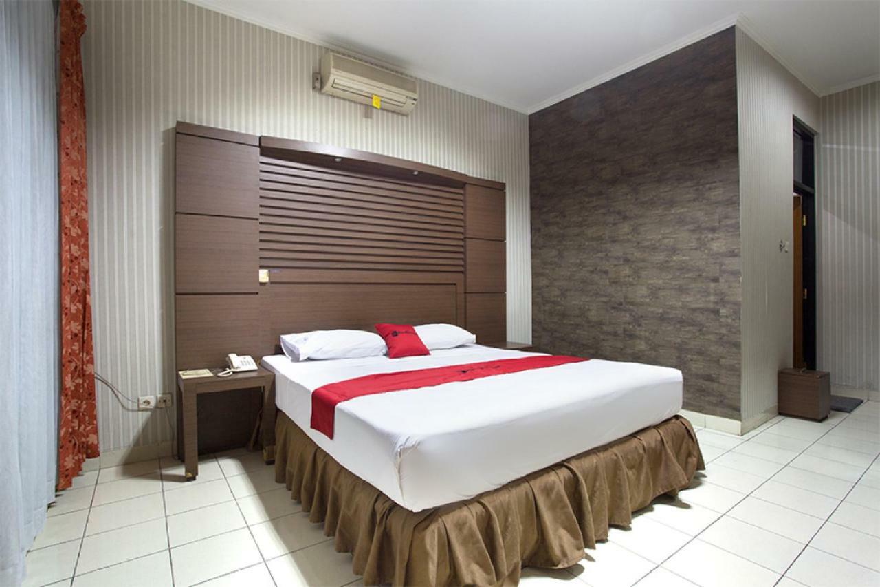 Reddoorz @ Surapati Hotel Bandung Kültér fotó
