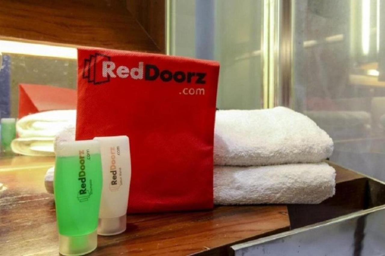 Reddoorz @ Surapati Hotel Bandung Kültér fotó